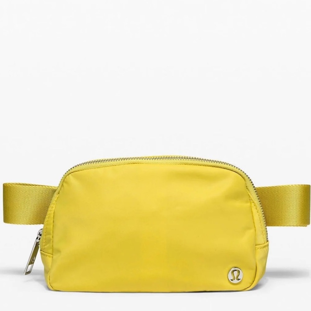 Lululemon Everywhere Belt bag